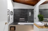 https://images.listonce.com.au/custom/160x/listings/4-elgata-court-diamond-creek-vic-3089/949/01956949_img_09.jpg?8pxLQXGfAMY