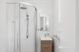 https://images.listonce.com.au/custom/160x/listings/4-fern-court-woodend-vic-3442/095/01905095_img_08.jpg?NhDkczJqux0