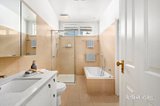 https://images.listonce.com.au/custom/160x/listings/4-field-street-moonee-ponds-vic-3039/633/01969633_img_09.jpg?cW7XzFLErJA