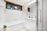 https://images.listonce.com.au/custom/160x/listings/4-forest-court-wendouree-vic-3355/891/01764891_img_02.jpg?8wjNDJbh5KE