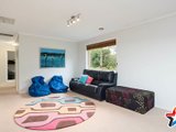 https://images.listonce.com.au/custom/160x/listings/4-french-close-mooroolbark-vic-3138/868/01524868_img_09.jpg?kjxRhSZxz8c