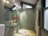 https://images.listonce.com.au/custom/160x/listings/4-george-street-mont-albert-vic-3127/660/01684660_img_07.jpg?mhv02cpfvJg