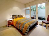https://images.listonce.com.au/custom/160x/listings/4-glen-huntly-road-elwood-vic-3184/635/01793635_img_11.jpg?aY9mKeW7fbk