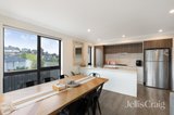 https://images.listonce.com.au/custom/160x/listings/4-gossamer-place-diamond-creek-vic-3089/784/01906784_img_02.jpg?_u_kCIvRwNQ