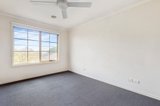 https://images.listonce.com.au/custom/160x/listings/4-hanson-street-niddrie-vic-3042/146/01580146_img_09.jpg?k3l8lUd2mYk