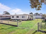 https://images.listonce.com.au/custom/160x/listings/4-hedrick-street-buninyong-vic-3357/734/01576734_img_10.jpg?7cSUwlKPE4Y