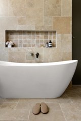 https://images.listonce.com.au/custom/160x/listings/4-heleus-court-mount-waverley-vic-3149/421/01890421_img_07.jpg?SWvMXxxMwDM
