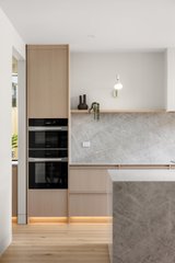 https://images.listonce.com.au/custom/160x/listings/4-heleus-court-mount-waverley-vic-3149/421/01890421_img_08.jpg?GwgxQ3iAzrI