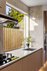 https://images.listonce.com.au/custom/160x/listings/4-heleus-court-mount-waverley-vic-3149/421/01890421_img_10.jpg?zdbRFQwSbmc