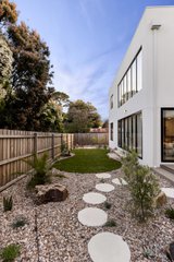 https://images.listonce.com.au/custom/160x/listings/4-heleus-court-mount-waverley-vic-3149/421/01890421_img_19.jpg?0k72MeYESqE