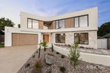https://images.listonce.com.au/custom/160x/listings/4-heleus-court-mount-waverley-vic-3149/444/01842444_img_01.jpg?uZ8UcszZaFA