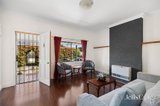 https://images.listonce.com.au/custom/160x/listings/4-hendley-street-woodend-vic-3442/364/01819364_img_03.jpg?02jt2UUYiwY