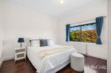 https://images.listonce.com.au/custom/160x/listings/4-hendley-street-woodend-vic-3442/364/01819364_img_06.jpg?Ygl-l0o0n4U