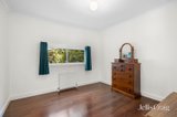 https://images.listonce.com.au/custom/160x/listings/4-hendley-street-woodend-vic-3442/364/01819364_img_08.jpg?xLEaYHtr1mM