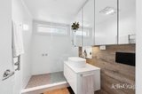 https://images.listonce.com.au/custom/160x/listings/4-hills-lane-sailors-hill-vic-3461/169/01812169_img_12.jpg?5EDOuAMGIBE
