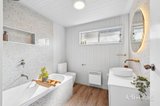 https://images.listonce.com.au/custom/160x/listings/4-hills-lane-sailors-hill-vic-3461/169/01812169_img_19.jpg?mcRdOlAd0oA