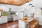 https://images.listonce.com.au/custom/160x/listings/4-hillview-road-daylesford-vic-3460/393/01161393_img_09.jpg?V8wLIVkW2QU