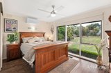 https://images.listonce.com.au/custom/160x/listings/4-irvine-crescent-yarra-glen-vic-3775/372/01840372_img_12.jpg?__s8mmZWhS8