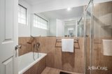 https://images.listonce.com.au/custom/160x/listings/4-joseph-banks-crescent-endeavour-hills-vic-3802/890/01780890_img_09.jpg?ZF-fl3NnBEU