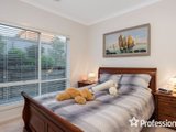 https://images.listonce.com.au/custom/160x/listings/4-kalimna-street-mooroolbark-vic-3138/447/01526447_img_06.jpg?f8lPAYucpUs