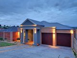 https://images.listonce.com.au/custom/160x/listings/4-kameel-drive-yarra-glen-vic-3775/423/01525423_img_18.jpg?NccgXc0yHUM