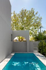 https://images.listonce.com.au/custom/160x/listings/4-kellett-street-northcote-vic-3070/240/01692240_img_02.jpg?HTI-t9wnRC4