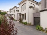 https://images.listonce.com.au/custom/160x/listings/4-kenisha-way-lilydale-vic-3140/480/01526480_img_09.jpg?pRPk4ruZ2bM