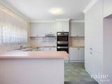 https://images.listonce.com.au/custom/160x/listings/4-kentucky-court-delacombe-vic-3356/749/01576749_img_08.jpg?t54TlK0kHRU