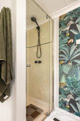 https://images.listonce.com.au/custom/160x/listings/4-latham-street-northcote-vic-3070/560/01980560_img_10.jpg?Ru5Uz_iyr1I