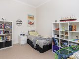 https://images.listonce.com.au/custom/160x/listings/4-latrobe-street-newport-vic-3015/536/01203536_img_13.jpg?K4nF6XI8n6U