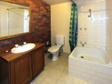 https://images.listonce.com.au/custom/160x/listings/4-latrobe-street-prahran-vic-3181/602/01794602_img_06.jpg?-z-h76UzU_0