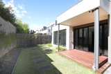 https://images.listonce.com.au/custom/160x/listings/4-layman-court-doncaster-east-vic-3109/652/01649652_img_08.jpg?Yly-lEinhQU