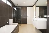 https://images.listonce.com.au/custom/160x/listings/4-layman-court-doncaster-east-vic-3109/652/01649652_img_11.jpg?5sfDSjhtMzk