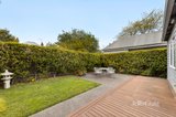 https://images.listonce.com.au/custom/160x/listings/4-leslie-st-elsternwick-vic-3185/786/01813786_img_09.jpg?zNk2AiJxEco
