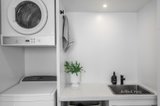 https://images.listonce.com.au/custom/160x/listings/4-leslie-street-elsternwick-vic-3185/485/01040485_img_12.jpg?aczcBFQ_Ikw