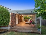 https://images.listonce.com.au/custom/160x/listings/4-lindsay-court-mooroolbark-vic-3138/411/01524411_img_12.jpg?fsqI3HxMuMM