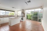 https://images.listonce.com.au/custom/160x/listings/4-ludwell-crescent-bentleigh-east-vic-3165/098/01024098_img_05.jpg?dXTiDsD5jCY