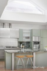 https://images.listonce.com.au/custom/160x/listings/4-majore-street-hawthorn-vic-3122/727/01752727_img_09.jpg?m7gmB_Nl5fE
