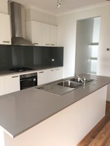 https://images.listonce.com.au/custom/160x/listings/4-maskell-court-fyansford-vic-3218/637/01796637_img_04.jpg?03_PTrAlZ8k