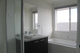 https://images.listonce.com.au/custom/160x/listings/4-maskell-court-fyansford-vic-3218/637/01796637_img_11.jpg?8ixbwWoSjzk