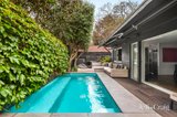 https://images.listonce.com.au/custom/160x/listings/4-mccrae-street-elwood-vic-3184/025/01990025_img_01.jpg?DEfN7tBuq-8