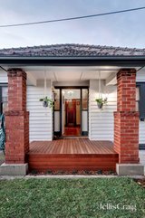 https://images.listonce.com.au/custom/160x/listings/4-mckeon-avenue-pascoe-vale-south-vic-3044/115/01846115_img_15.jpg?M2gKxXYYf5Y
