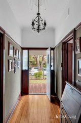 https://images.listonce.com.au/custom/160x/listings/4-mckeon-avenue-pascoe-vale-south-vic-3044/640/01748640_img_02.jpg?TbU68dVsVR0