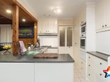 https://images.listonce.com.au/custom/160x/listings/4-meadowlark-lane-mooroolbark-vic-3138/907/01524907_img_05.jpg?KjE4T2cV_NE