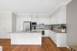 https://images.listonce.com.au/custom/160x/listings/4-meredith-close-mooroolbark-vic-3138/989/01605989_img_04.jpg?VOnyS6qi3UE