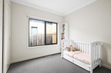 https://images.listonce.com.au/custom/160x/listings/4-meredith-close-mooroolbark-vic-3138/989/01605989_img_07.jpg?6Hx0JO3y6kc