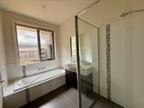 https://images.listonce.com.au/custom/160x/listings/4-moira-road-kilsyth-vic-3137/043/01977043_img_07.jpg?woleUi3CsOA