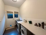 https://images.listonce.com.au/custom/160x/listings/4-moira-road-kilsyth-vic-3137/043/01977043_img_08.jpg?DyhE95WLph4