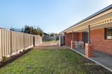 https://images.listonce.com.au/custom/160x/listings/4-myna-street-epping-vic-3076/394/01530394_img_13.jpg?rZZYmRJ9-Uk