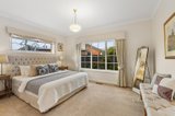 https://images.listonce.com.au/custom/160x/listings/4-nellie-court-mount-waverley-vic-3149/918/01642918_img_05.jpg?5kCvv_pHhBE